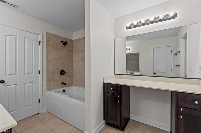 13 Douglas ST, Hampton, VA 23663