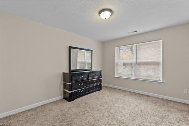 13 Douglas ST, Hampton, VA 23663