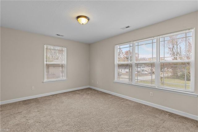 13 Douglas ST, Hampton, VA 23663