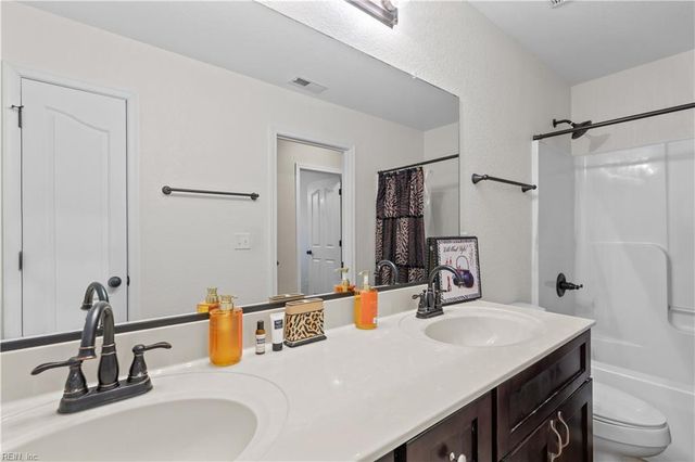 13 Douglas ST, Hampton, VA 23663