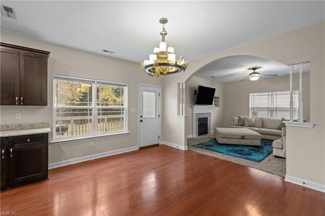 13 Douglas ST, Hampton, VA 23663