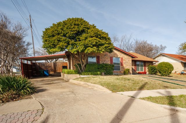 2101 Deerfield Drive, Carrollton, TX 75007