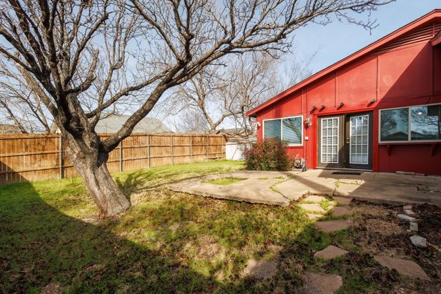 2101 Deerfield Drive, Carrollton, TX 75007