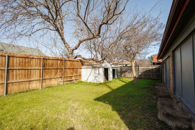 2101 Deerfield Drive, Carrollton, TX 75007