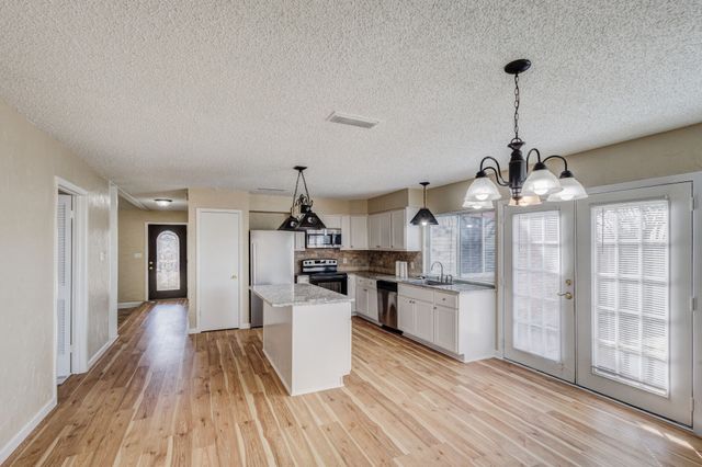 2101 Deerfield Drive, Carrollton, TX 75007