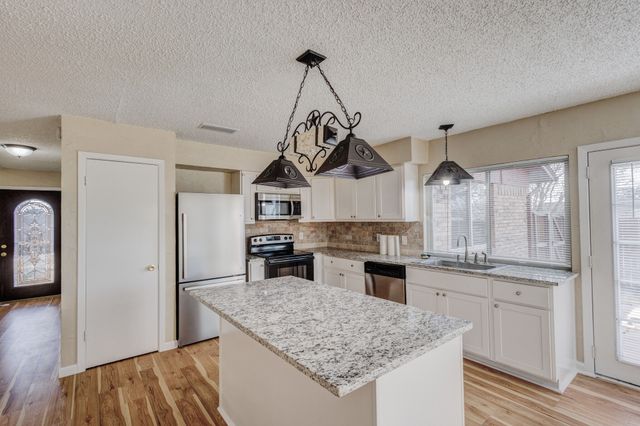 2101 Deerfield Drive, Carrollton, TX 75007