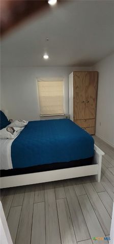 101 E Saint Louis Avenue, Seadrift, TX 77983