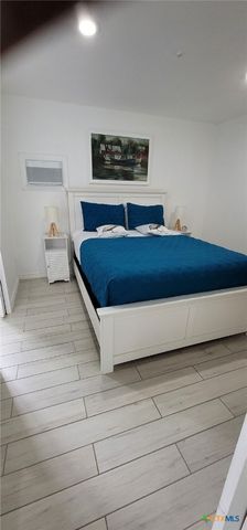 101 E Saint Louis Avenue, Seadrift, TX 77983