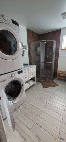 101 E Saint Louis Avenue, Seadrift, TX 77983