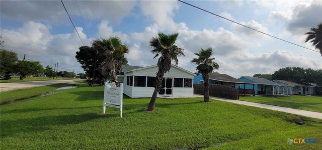 101 E Saint Louis Avenue, Seadrift, TX 77983