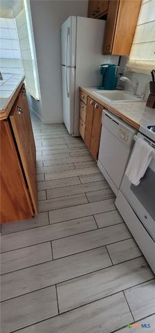 101 E Saint Louis Avenue, Seadrift, TX 77983