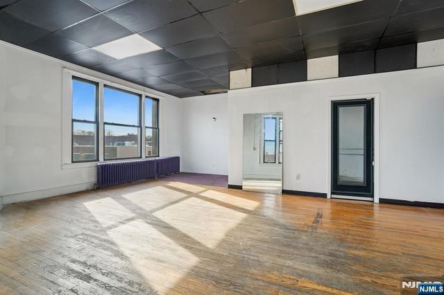 330 Glenwood Avenue, Bloomfield, NJ 07003