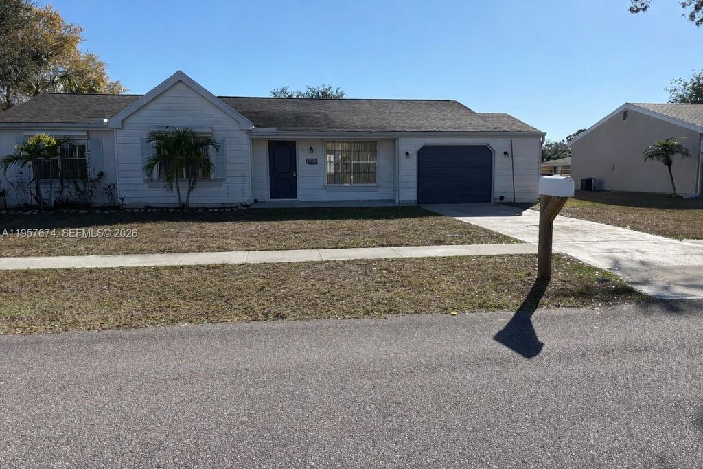 4487 Pocatella x, North Port, FL 34287