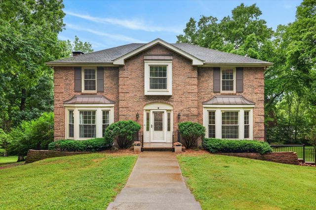 1610 Deerfield Dr, Clarksville, TN 37043