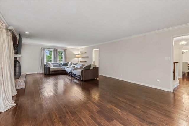 1610 Deerfield Dr, Clarksville, TN 37043