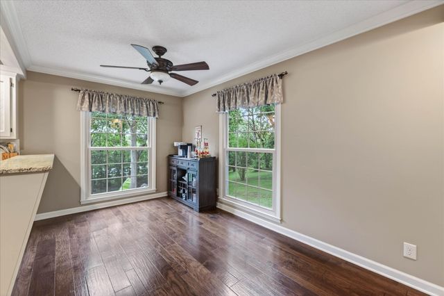 1610 Deerfield Dr, Clarksville, TN 37043