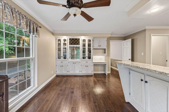 1610 Deerfield Dr, Clarksville, TN 37043
