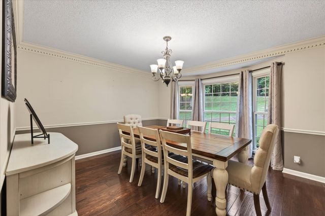 1610 Deerfield Dr, Clarksville, TN 37043