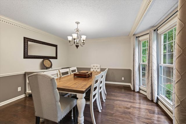 1610 Deerfield Dr, Clarksville, TN 37043