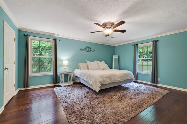 1610 Deerfield Dr, Clarksville, TN 37043