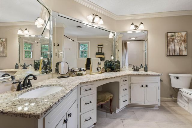 1610 Deerfield Dr, Clarksville, TN 37043