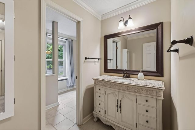 1610 Deerfield Dr, Clarksville, TN 37043