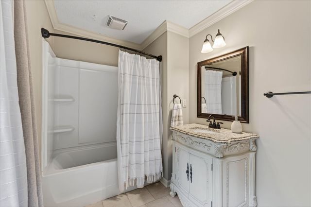 1610 Deerfield Dr, Clarksville, TN 37043