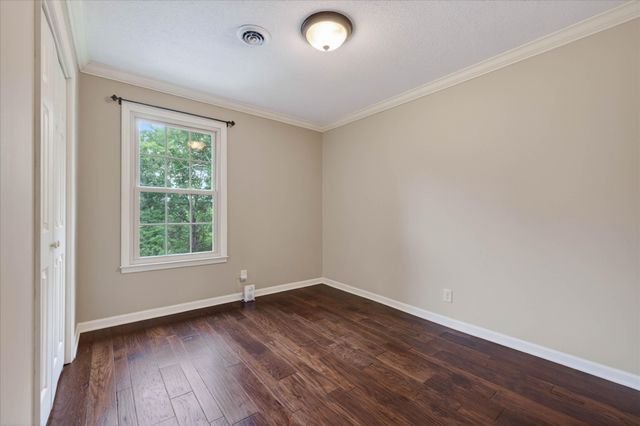 1610 Deerfield Dr, Clarksville, TN 37043