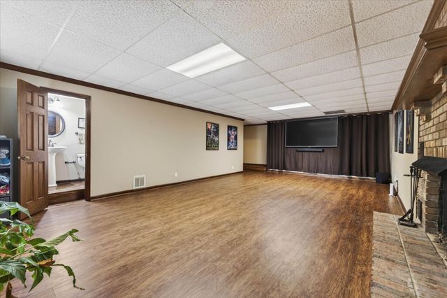 1610 Deerfield Dr, Clarksville, TN 37043