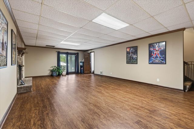 1610 Deerfield Dr, Clarksville, TN 37043
