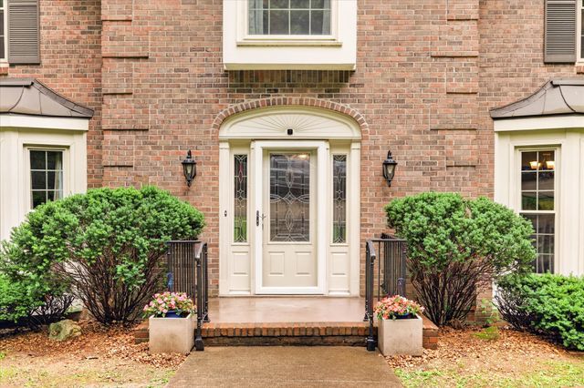 1610 Deerfield Dr, Clarksville, TN 37043