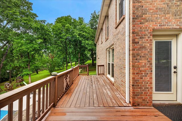 1610 Deerfield Dr, Clarksville, TN 37043