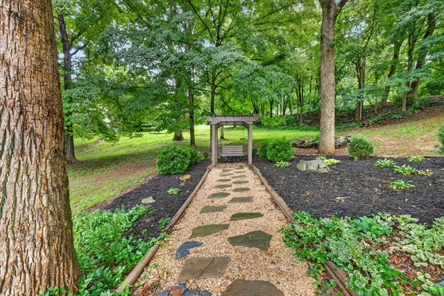 1610 Deerfield Dr, Clarksville, TN 37043