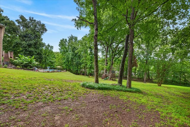 1610 Deerfield Dr, Clarksville, TN 37043