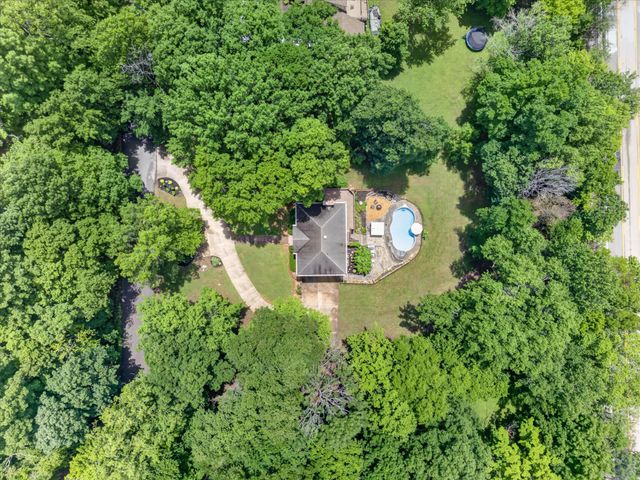 1610 Deerfield Dr, Clarksville, TN 37043