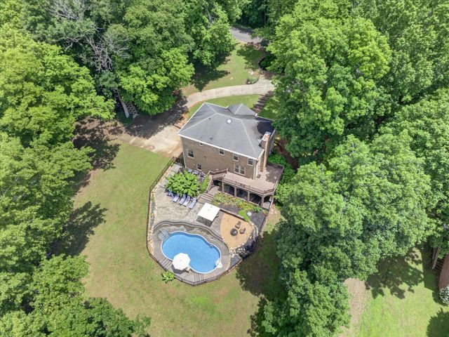 1610 Deerfield Dr, Clarksville, TN 37043