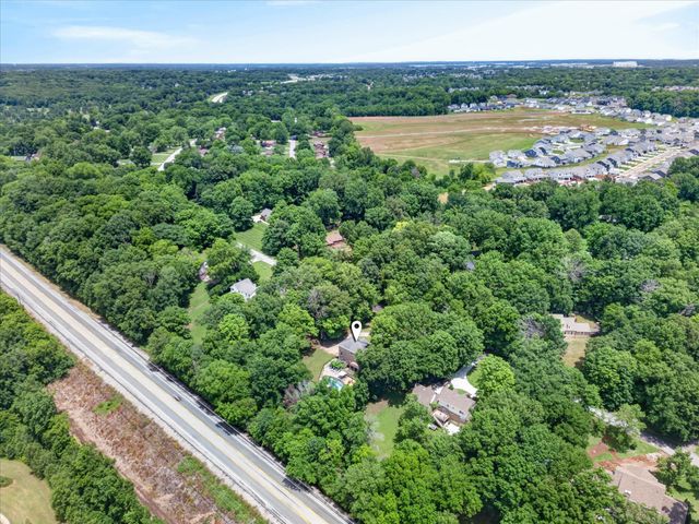 1610 Deerfield Dr, Clarksville, TN 37043