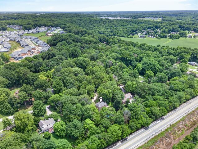 1610 Deerfield Dr, Clarksville, TN 37043
