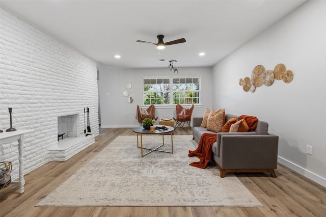 8516 La Jolla Court, Benbrook, TX 76116