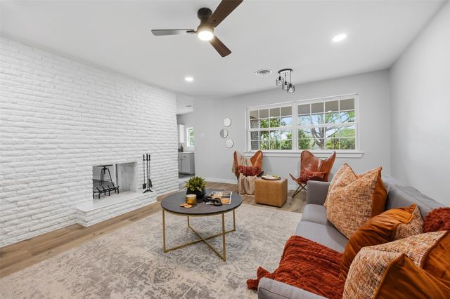 8516 La Jolla Court, Benbrook, TX 76116