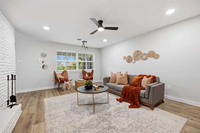 8516 La Jolla Court, Benbrook, TX 76116