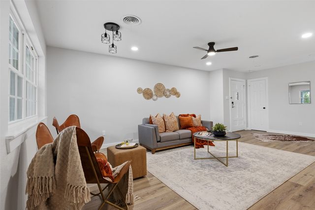 8516 La Jolla Court, Benbrook, TX 76116