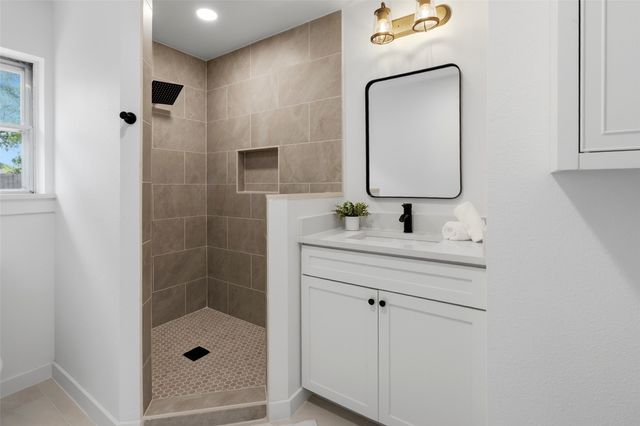 8516 La Jolla Court, Benbrook, TX 76116