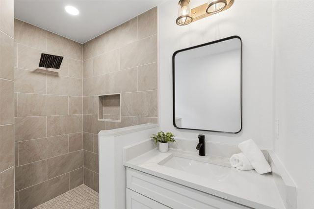 8516 La Jolla Court, Benbrook, TX 76116