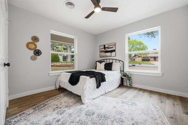 8516 La Jolla Court, Benbrook, TX 76116