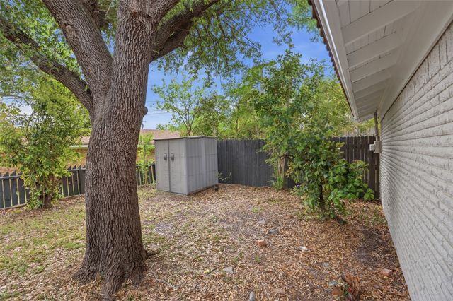 8516 La Jolla Court, Benbrook, TX 76116