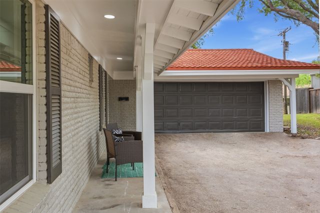 8516 La Jolla Court, Benbrook, TX 76116