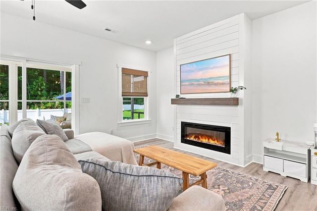633 Ambrose ST, Chesapeake, VA 23322