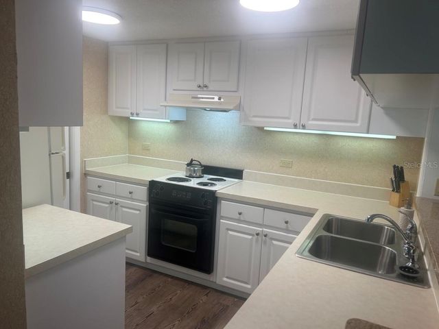 36750 US HIGHWAY 19 N 6-109, Palm Harbor, FL 34683