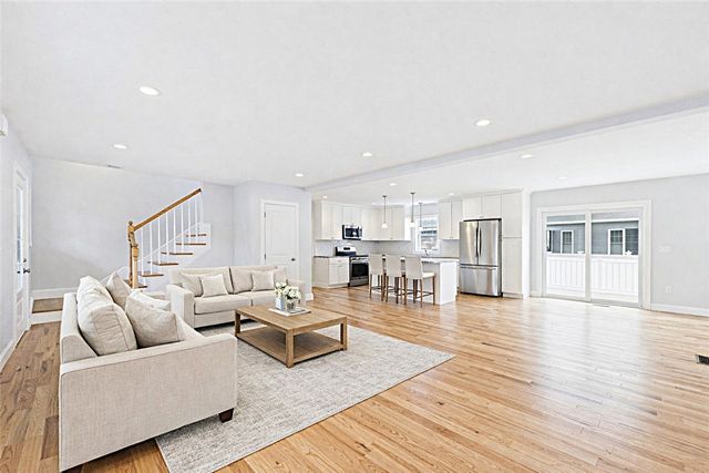 54 Vespia Lane, South Kingstown, RI 02879